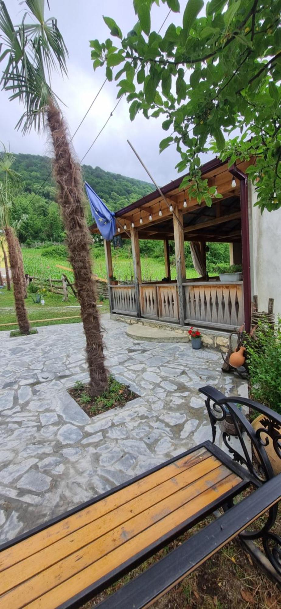 Guest House Balda Martvili Buitenkant foto